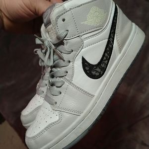 Air Jordan 1 Dior sz6